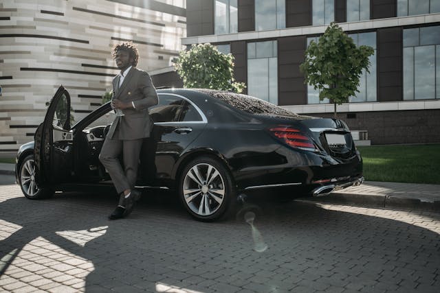 single man traveling to los angeles for business
